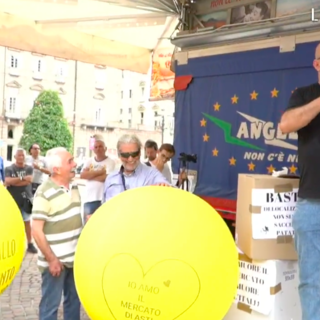 Ambulanti di Goia e Ubat in piazza a Torino: &quot;Chiediamo solo di poter lavorare&quot;