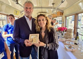 A Torino debutta "Tram e Zino", il gusto viaggia sulle rotaie A Torino debutta "Tram e Zino", il gusto viaggia sulle rotaie