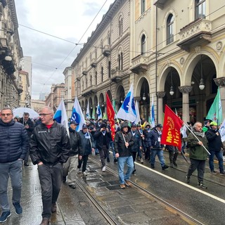Innamorati di Torino: sindacati in corteo per il rilancio economico e industriale della città [Video]