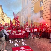 #nonabbiamopiùparole: corteo silenzioso a Vercelli per i lavoratori morti nella strage di Brandizzo