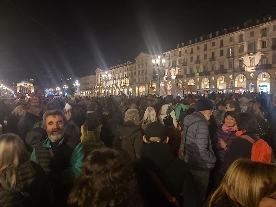 A Torino si può manifestare: “Piazza Castello è il luogo cittadino con una maggiore valenza simbolica per la comunità”. Vietato manifestare nel resto della Ztl