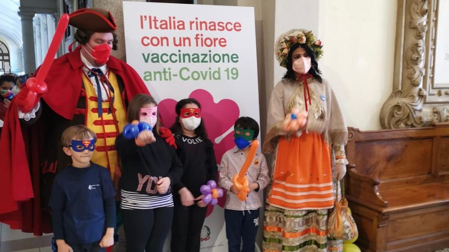 Carnevale con vaccino per i bambini all'ospedale Mauriziano di Torino