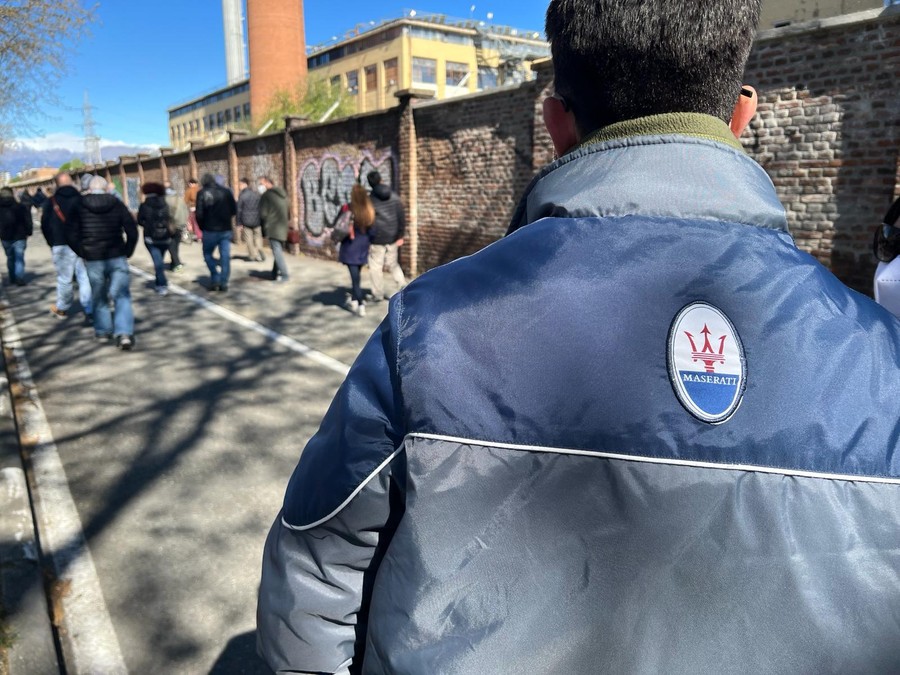 Mirafiori, dalla cassa ai contratti di solidarietà: “Si consolida la prospettiva peggiore”
