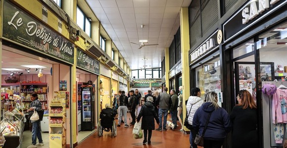 Alle Vallette il mercato coperto di via delle Verbene si rifà il look e diventa più sostenibile