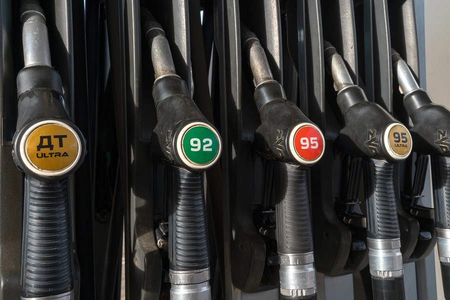 Benzina e diesel sempre più su, il Piemonte tra le regioni con i rincari più salati d'Italia Benzina e diesel sempre più su, il Piemonte tra le regioni con i rincari più salati d'Italia