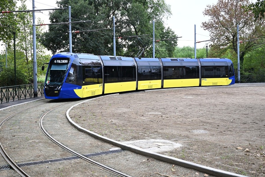 Falchera, inaugurato il nuovo anello tranviario della linea 4 di GTT Falchera, inaugurato il nuovo anello tranviario della linea 4 di GTT