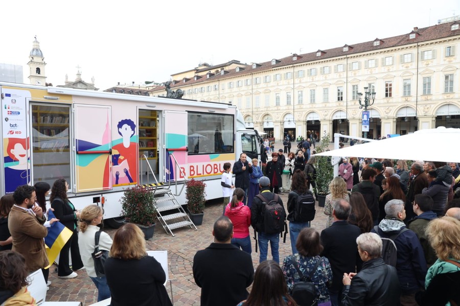 A Torino i libri viaggiano su quattro ruote, obiettivo raggiungere tutti i quartieri