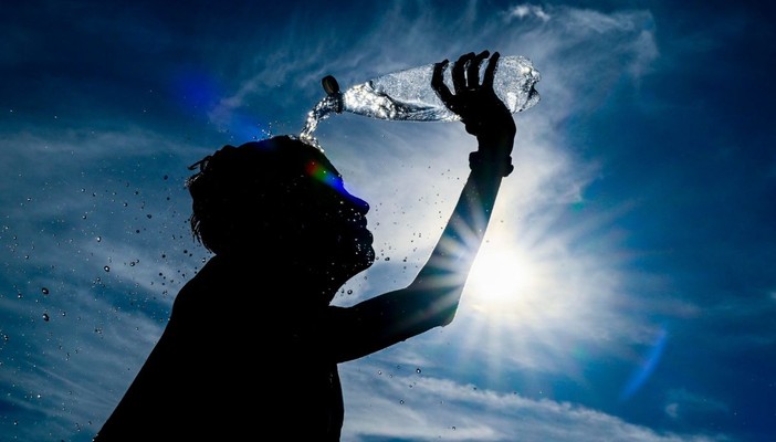 Ondate di calore e alte temperature, come prevenire i danni alla salute