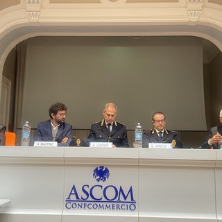 Forze dell'ordine e operatori dei locali notturni al tavolo di confronto organizzato da Epat Ascom e Silb. La volontà di cooperare su programmi di sensibilizzazione diretti ai giovanissimi