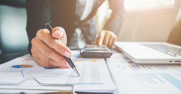 Banche in fuga, metà dei Comuni piemontesi sono senza sportelli da più di dieci anni