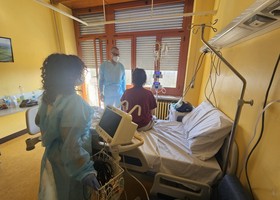 Operata al San Luigi di Orbassano mentre ascolta la sua playlist preferita Operata al San Luigi di Orbassano mentre ascolta la sua playlist preferita