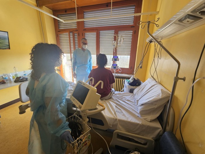 Operata al San Luigi di Orbassano mentre ascolta la sua playlist preferita