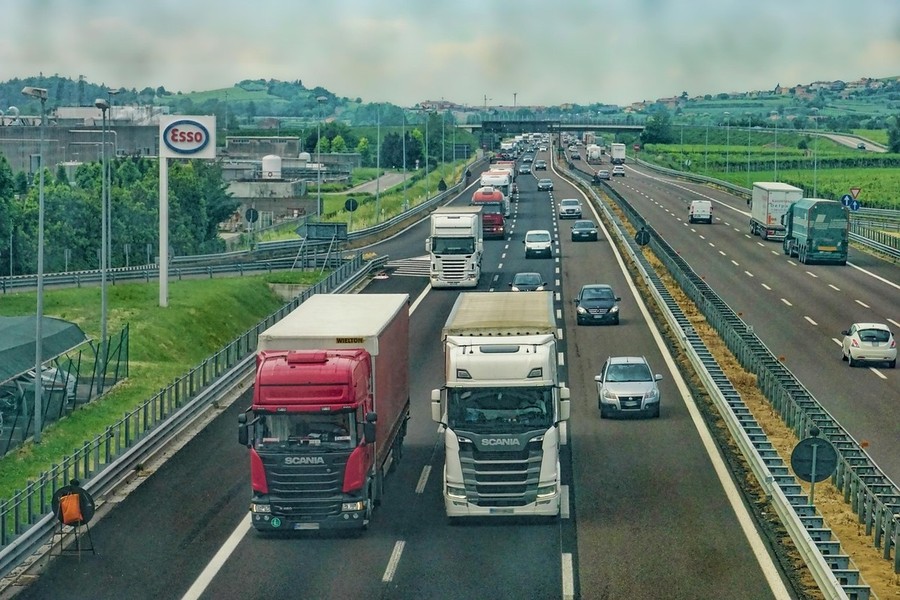 Chiuso fino a dicembre il traforo del Bianco e disagi sulla Torino-Savona, per l'autotrasporto sarà un autunno caldo