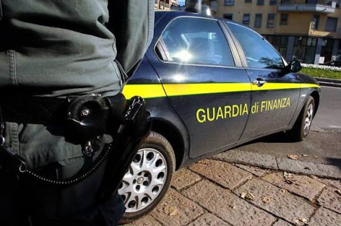 Finti investimenti finanziari, la Guardia di Finanza sequesta 1,6 milioni di euro Finti investimenti finanziari, la Guardia di Finanza sequesta 1,6 milioni di euro