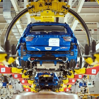 Allarme rosso per l'industria automobilistica europea e italiana: c'è un futuro?