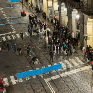 Vandalismi in via Po, Ascom «rispetto per tutte le idee ma no alla violenza»
