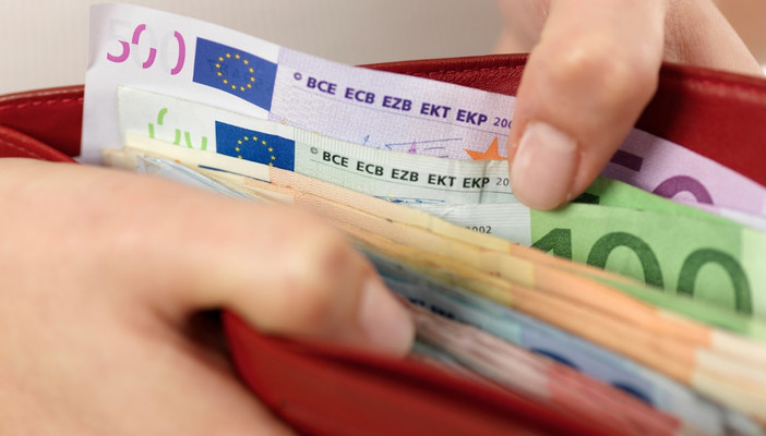 Economia sommersa: vale 211 miliardi, ma i politici non ne parlano. Di Carlo Manacorda* Economia sommersa: vale 211 miliardi, ma i politici non ne parlano. Di Carlo Manacorda*
