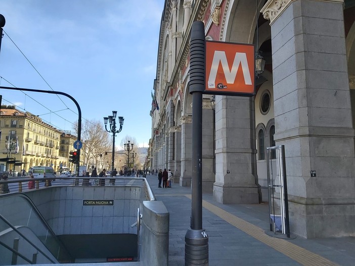 Metropolitana 2, sarà la volta buona? Ma conti e tempi non quadrano. Di Carlo Manacorda* Metropolitana 2, sarà la volta buona? Ma conti e tempi non quadrano. Di Carlo Manacorda*