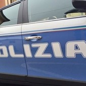 Si finge prima carabiniere e poi perito del tribunale per truffare una coppia di anziani, arrestato dalla polizia