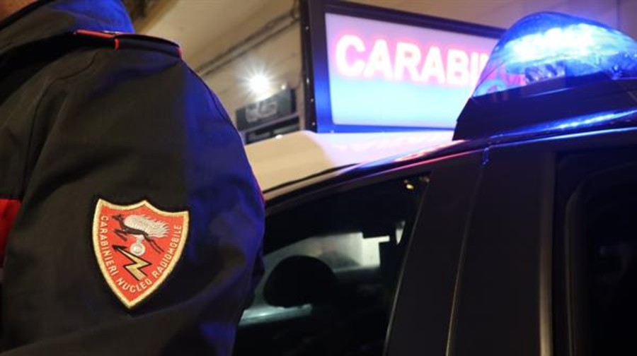 Tentato furto in un cantiere al Lingotto, a fare da palo una donna con la figlia di appena due anni