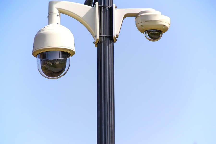 Murazzi, si accende una nuova telecamera per il controllo del territorio