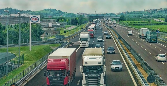 Autotrasporto, sospesa la protesta e scongiurato il blocco ma la vertenza non è chiusa Autotrasporto, sospesa la protesta e scongiurato il blocco ma la vertenza non è chiusa
