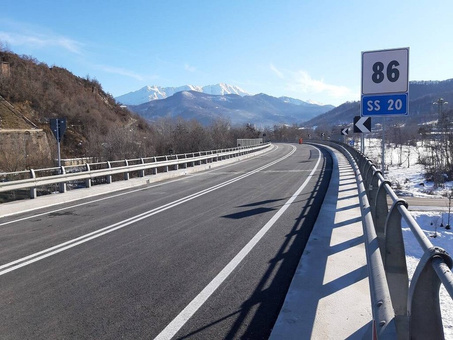 83 miliardi per 57 grandi opere pubbliche, per il Piemonte pochi spiccioli e futuro al buio. Di Carlo Manacorda* 83 miliardi per 57 grandi opere pubbliche, per il Piemonte pochi spiccioli e futuro al buio. Di Carlo Manacorda*