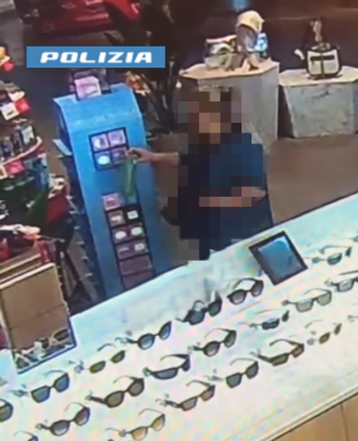 Furti all’aeroporto Sandro Pertini di Caselle, tre persone denunciate dalla polizia Furti all’aeroporto Sandro Pertini di Caselle, tre persone denunciate dalla polizia