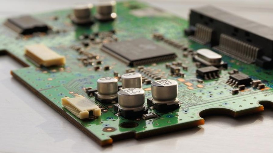 Silicon Box a Novara, firmato l'accordo con il ministero. Ora al via la fase operativa Silicon Box a Novara, firmato l'accordo con il ministero. Ora al via la fase operativa