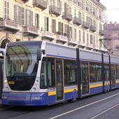 Dal 1° ottobre a Torino aumenti fino a 2 euro per il biglietto dei mezzi pubblici