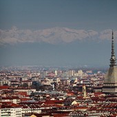 La &quot;caratura turistica&quot; spinge l'occupazione, a Torino il turismo pesa (quasi) come l'industria