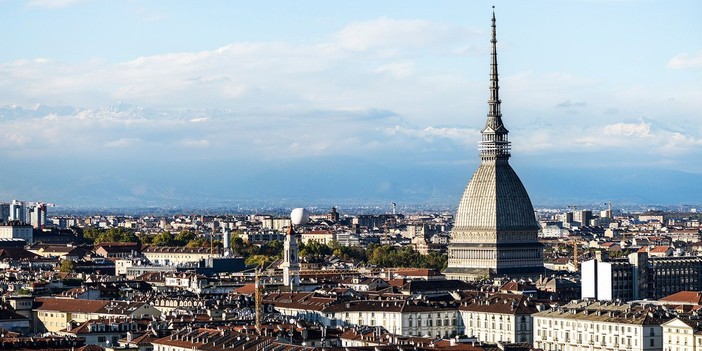 Inquinamento a Torino: scatta il livello rosso, domani e giovedì fermi anche gli euro5