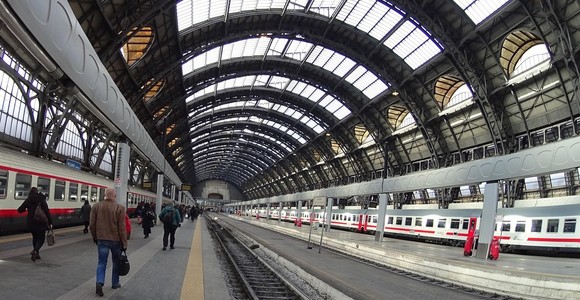 Trasporto pubblico, da oggi anche sui treni regionali l'abbonametno trimestrale illimitato Trasporto pubblico, da oggi anche sui treni regionali l'abbonametno trimestrale illimitato